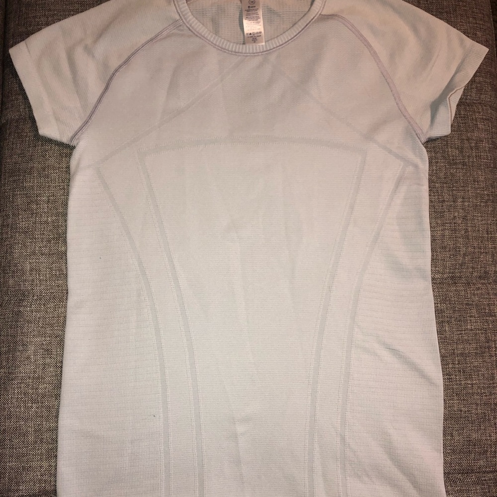 Ivivva short sleeve shirt fly tech